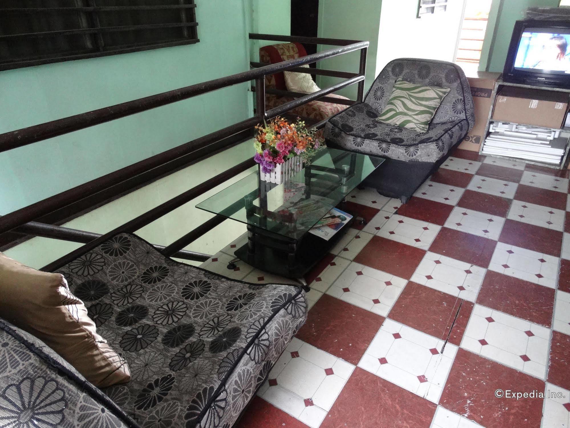 Quoyas Inn Davao Stadt Exterior foto