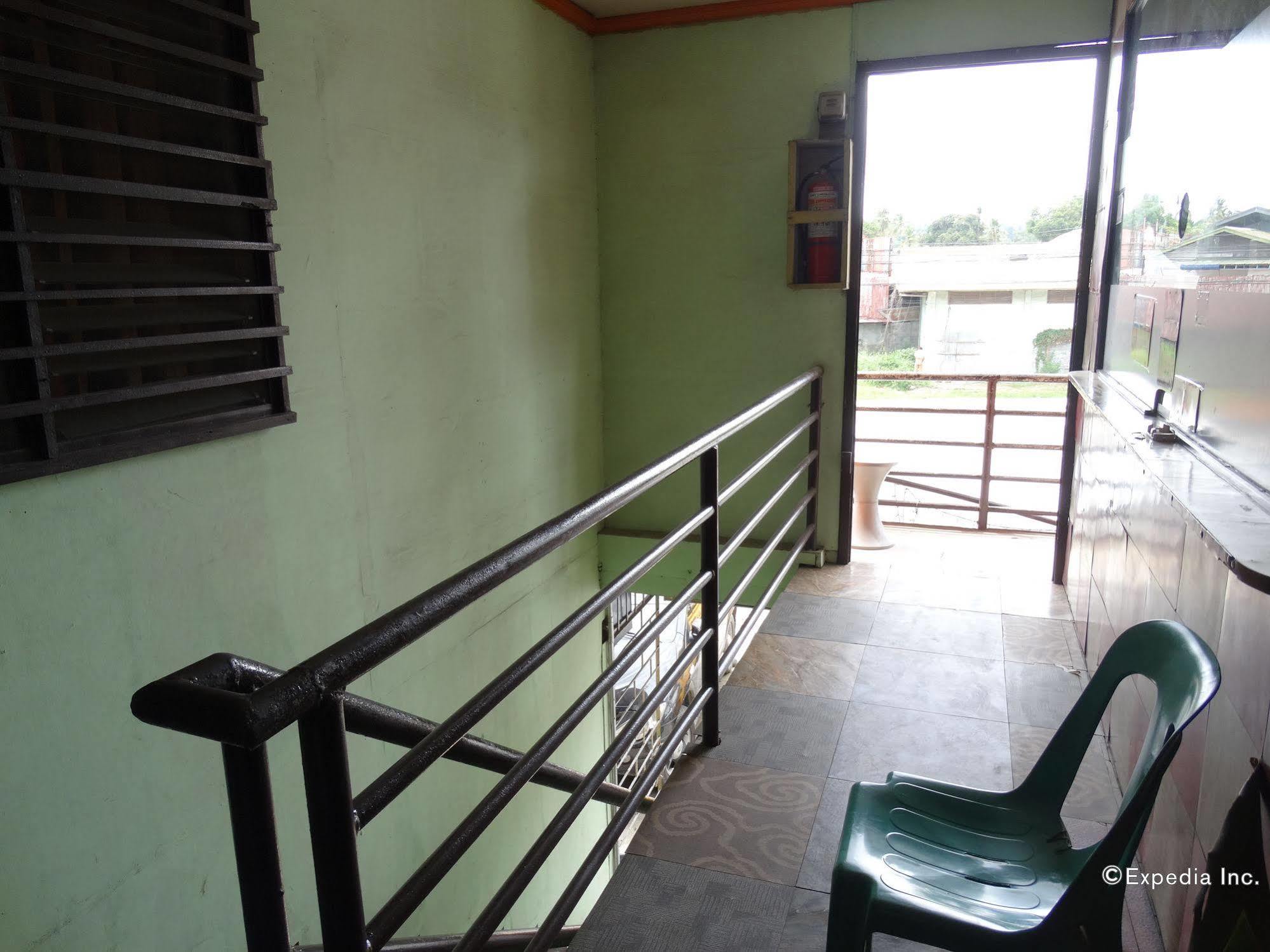 Quoyas Inn Davao Stadt Exterior foto